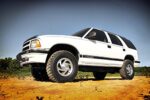 Rough Country 2.5" Lift Kit 82-04 Chevy S10 Blazer GMC Sonoma - Image 2